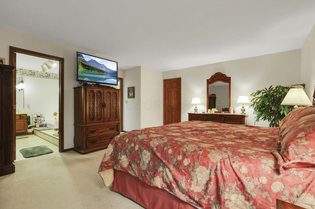 689 Howell Drive, Newark, OH 43055
