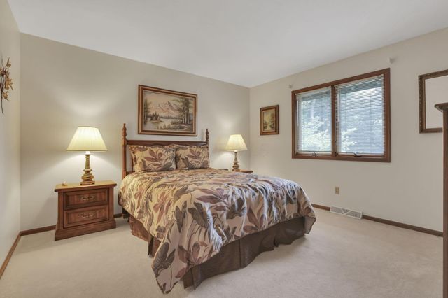 689 Howell Drive, Newark, OH 43055