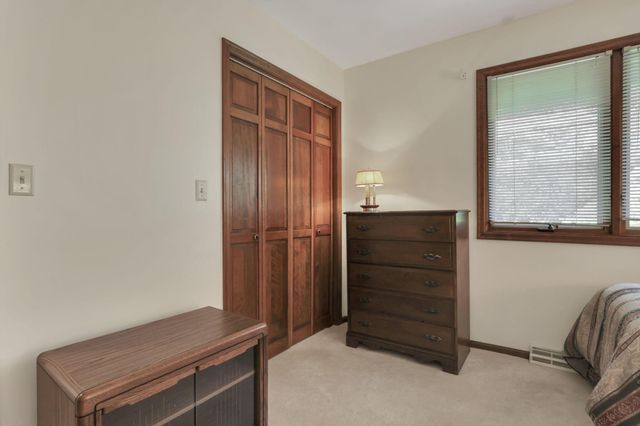 689 Howell Drive, Newark, OH 43055