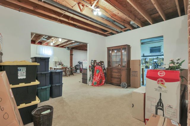 689 Howell Drive, Newark, OH 43055