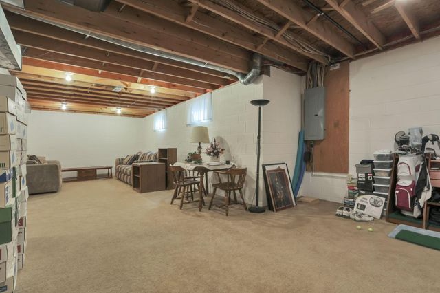 689 Howell Drive, Newark, OH 43055