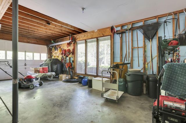 689 Howell Drive, Newark, OH 43055
