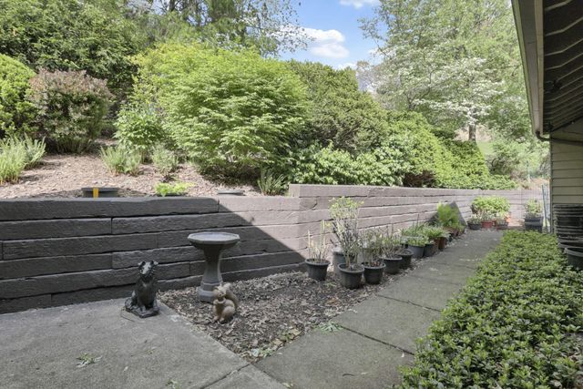 689 Howell Drive, Newark, OH 43055