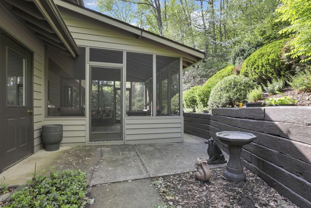 689 Howell Drive, Newark, OH 43055