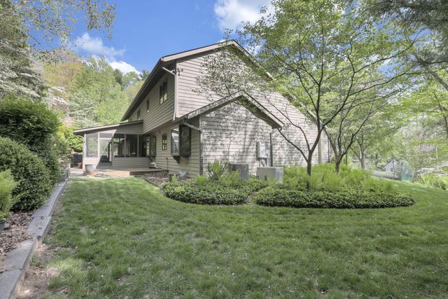 689 Howell Drive, Newark, OH 43055