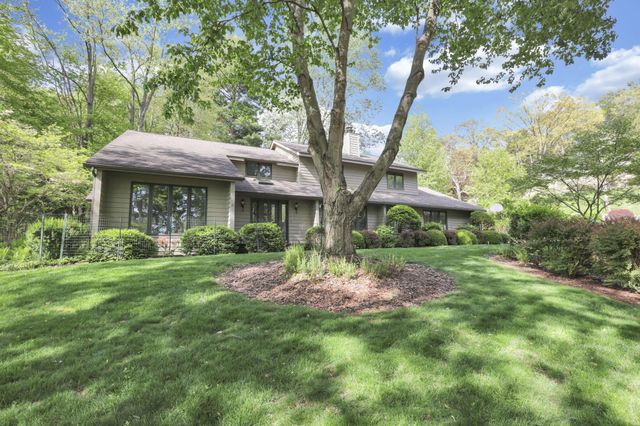 689 Howell Drive, Newark, OH 43055