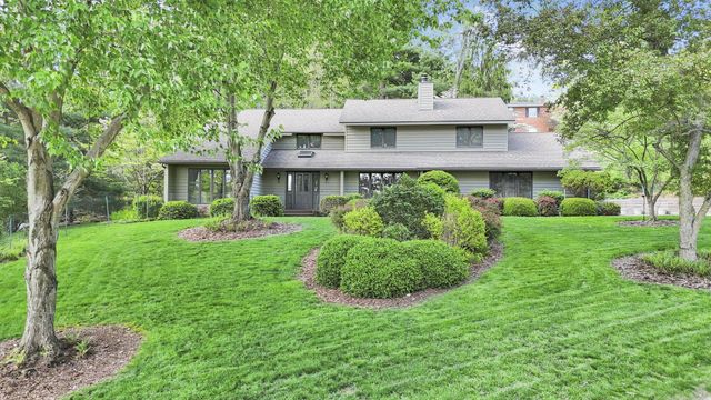 689 Howell Drive, Newark, OH 43055