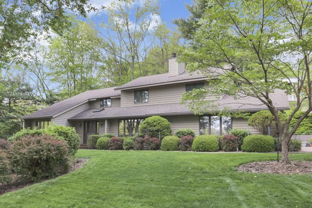689 Howell Drive, Newark, OH 43055