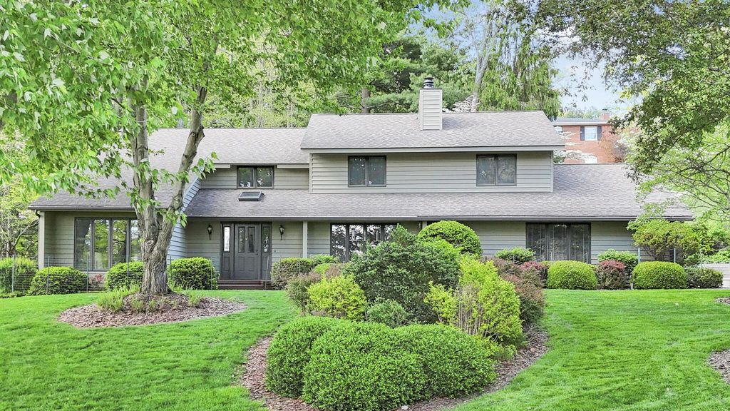 689 Howell Drive, Newark, OH 43055