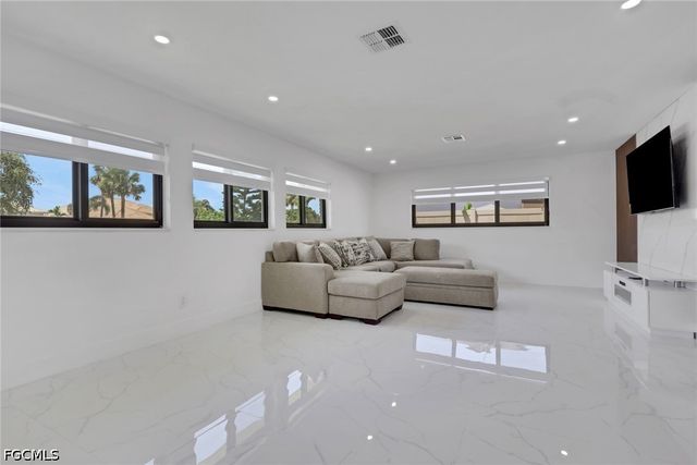 4943 Pelican BLVD, Cape Coral, FL 33914
