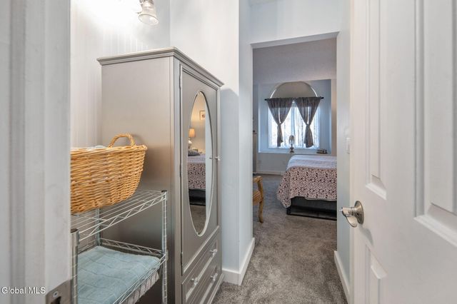 988 Sterling Ridge Drive, Rensselaer, NY 12144