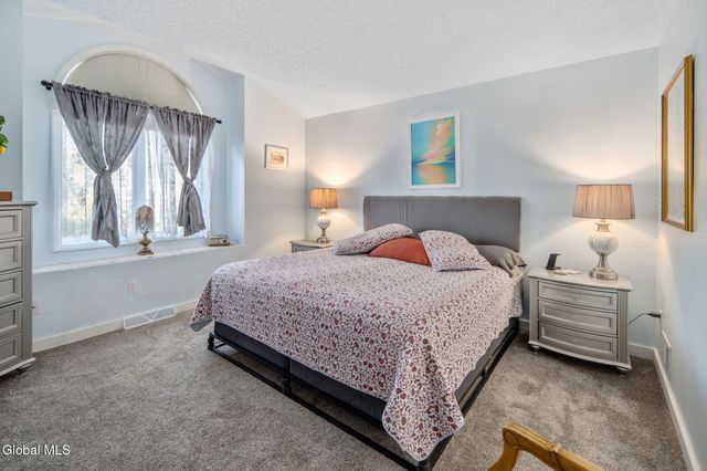 988 Sterling Ridge Drive, Rensselaer, NY 12144