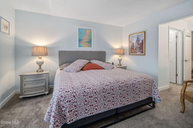 988 Sterling Ridge Drive, Rensselaer, NY 12144