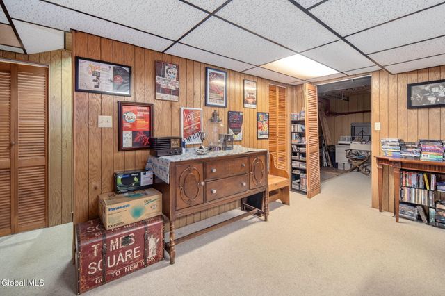 988 Sterling Ridge Drive, Rensselaer, NY 12144