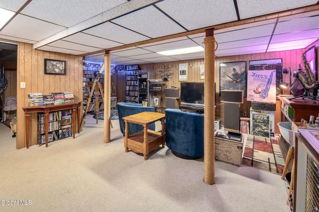 988 Sterling Ridge Drive, Rensselaer, NY 12144