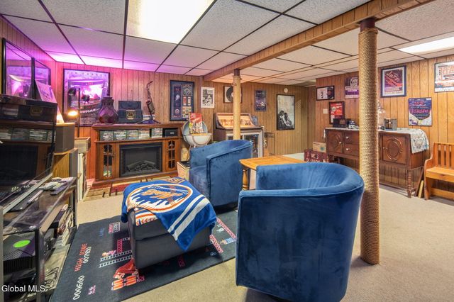 988 Sterling Ridge Drive, Rensselaer, NY 12144