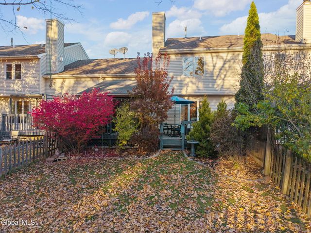 988 Sterling Ridge Drive, Rensselaer, NY 12144