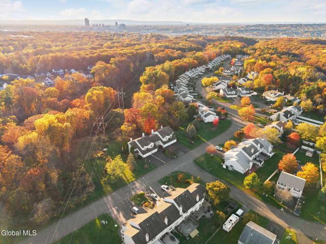 988 Sterling Ridge Drive, Rensselaer, NY 12144