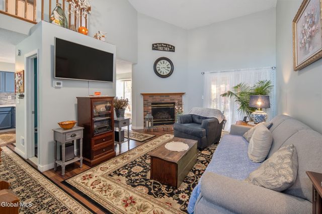 988 Sterling Ridge Drive, Rensselaer, NY 12144