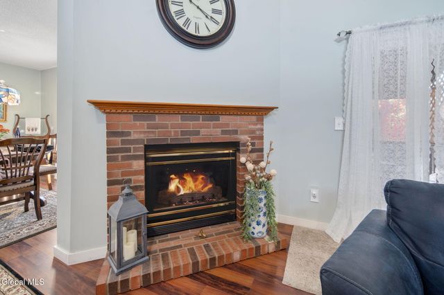 988 Sterling Ridge Drive, Rensselaer, NY 12144