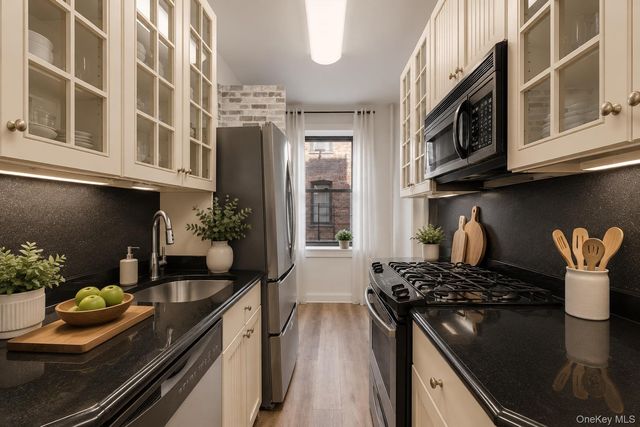 37-21 80th Street 3M, Jackson Heights, NY 11372