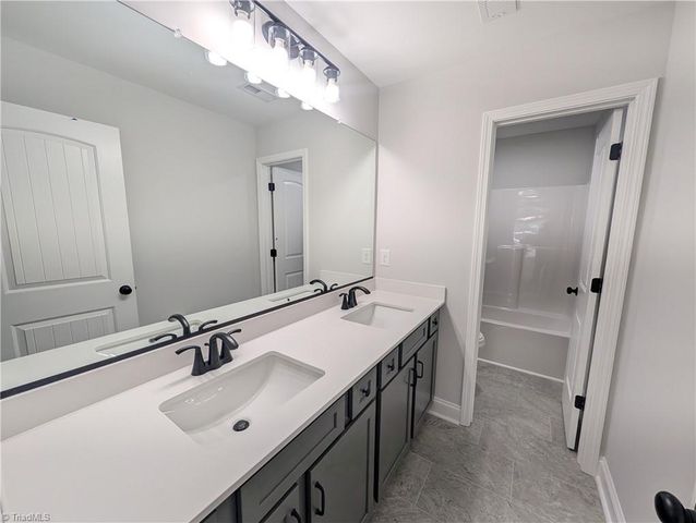 1581 Dappledown Street 54, Kernersville, NC 27284