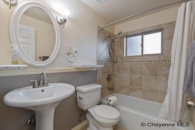 6538 MORELAND AVE, Cheyenne, WY 82009