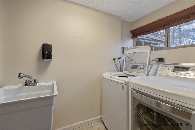 6538 MORELAND AVE, Cheyenne, WY 82009