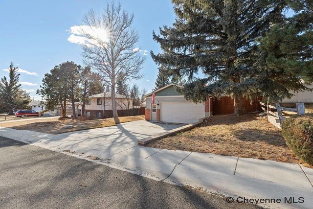 6538 MORELAND AVE, Cheyenne, WY 82009