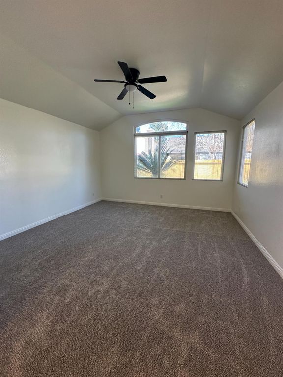 Image 12 of property listing at 7351 N Bain Avenue, Fresno, CA 93722