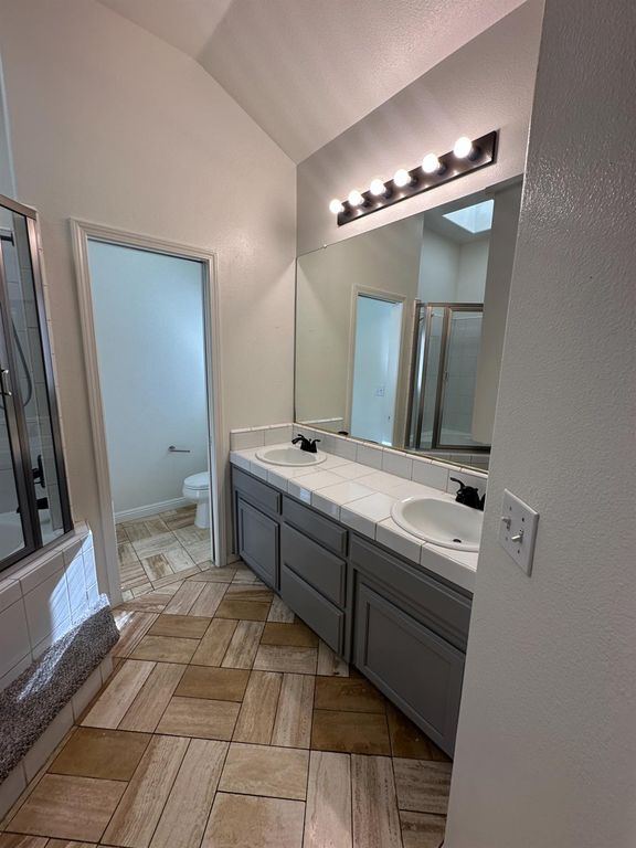 Image 16 of property listing at 7351 N Bain Avenue, Fresno, CA 93722