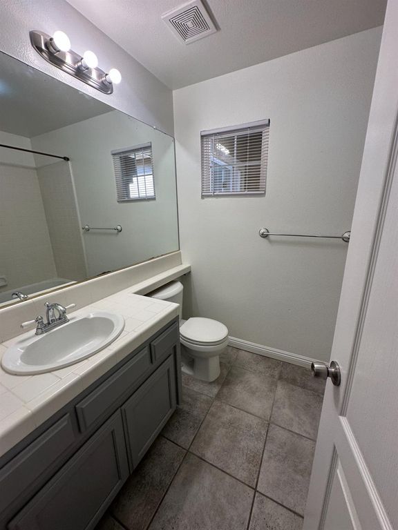 Image 22 of property listing at 7351 N Bain Avenue, Fresno, CA 93722