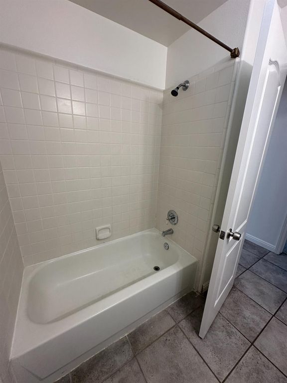 Image 23 of property listing at 7351 N Bain Avenue, Fresno, CA 93722