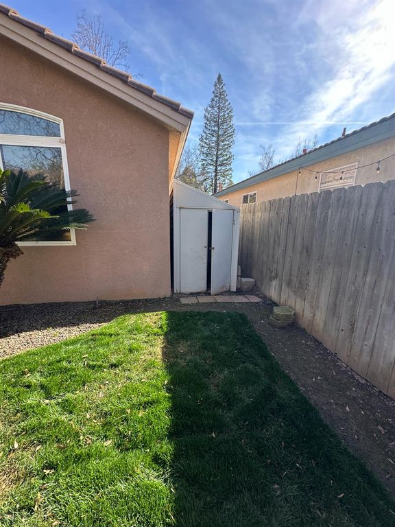 Image 29 of property listing at 7351 N Bain Avenue, Fresno, CA 93722