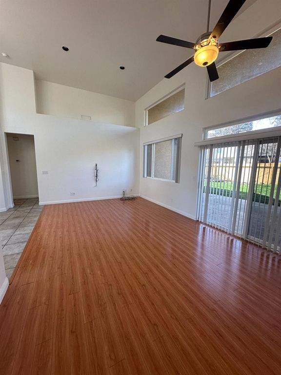 Image 5 of property listing at 7351 N Bain Avenue, Fresno, CA 93722