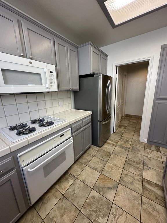 Image 7 of property listing at 7351 N Bain Avenue, Fresno, CA 93722