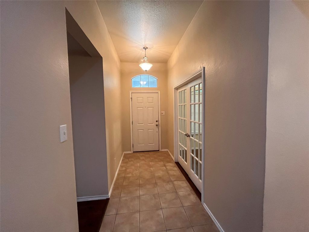 615 Magnolia, Glenn Heights, TX 75154 — photo 2