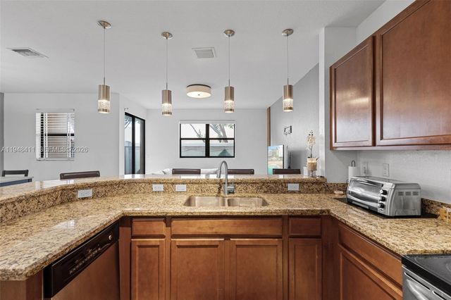 550 NE 33rd Ter, Homestead, FL 33033