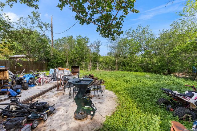 211 Robeson Ave, San Antonio, TX 78220