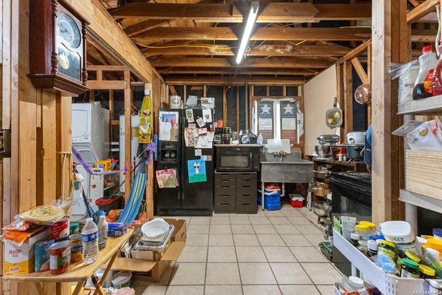 211 Robeson Ave, San Antonio, TX 78220
