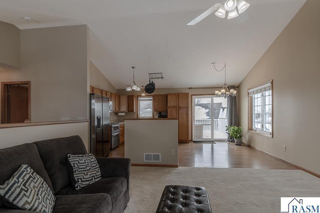 612 St Andrews Drive, Mankato, MN 56001