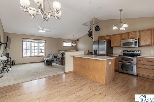 612 St Andrews Drive, Mankato, MN 56001