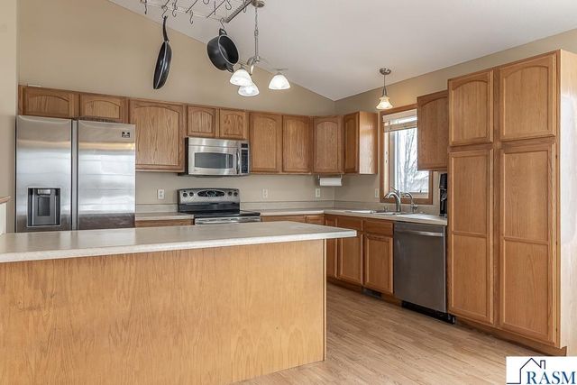 612 St Andrews Drive, Mankato, MN 56001