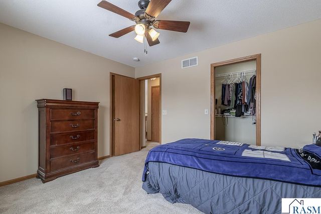 612 St Andrews Drive, Mankato, MN 56001