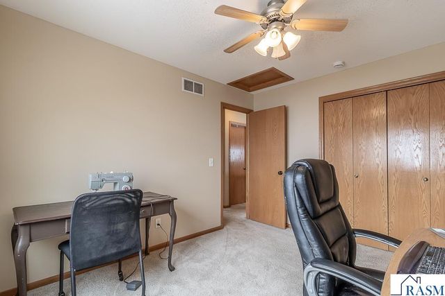 612 St Andrews Drive, Mankato, MN 56001