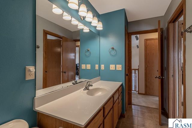 612 St Andrews Drive, Mankato, MN 56001