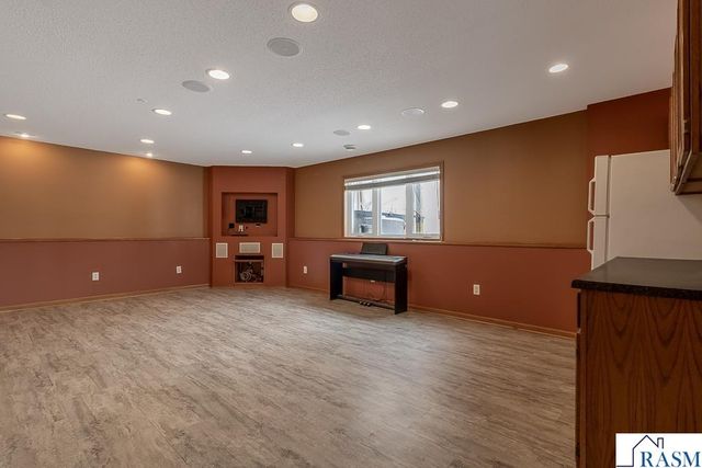 612 St Andrews Drive, Mankato, MN 56001