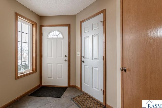 612 St Andrews Drive, Mankato, MN 56001