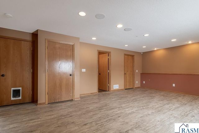 612 St Andrews Drive, Mankato, MN 56001