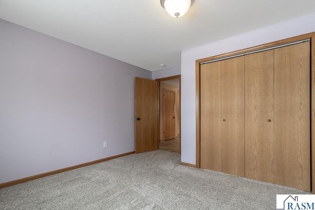 612 St Andrews Drive, Mankato, MN 56001